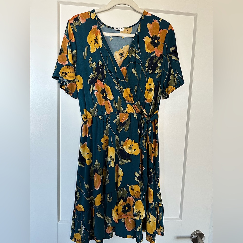 West K Patterned Wrap Mini Dress in Teal Floral Size XL